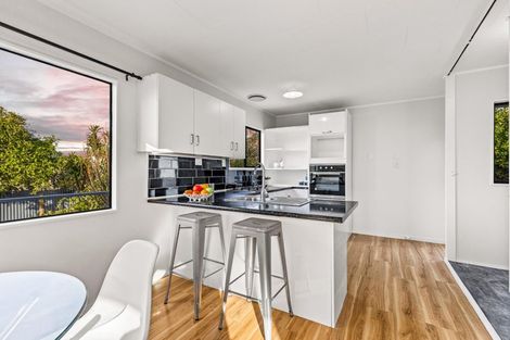 Photo of property in 2/12 Cameron Place, Ranui, Auckland, 0612