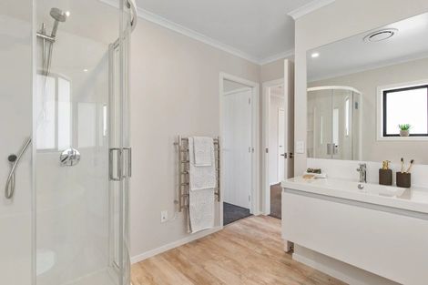 Photo of property in 39 Strathmore Avenue, Levin, 5510