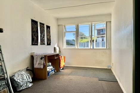Photo of property in 102 Champion Street, Cannons Creek, Porirua, 5024