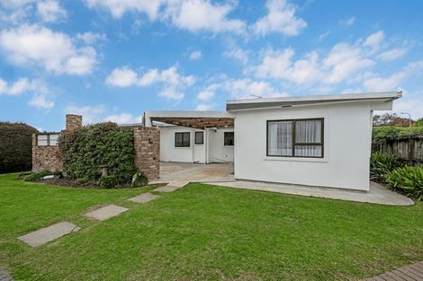 Photo of property in 49 Kurnell Drive, Botany Downs, Auckland, 2010