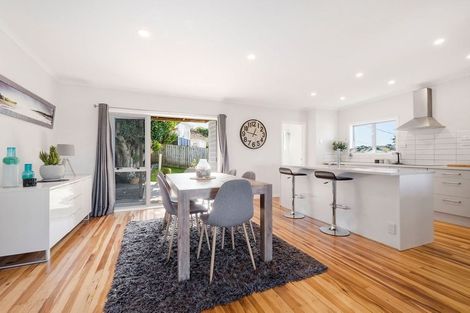 Photo of property in 900b Whangaparaoa Road, Manly, Whangaparaoa, 0930