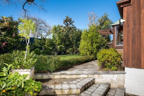 Photo of property in 27 Muritai Crescent, Havelock North, 4130