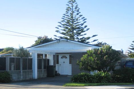 Photo of property in 15 Vaucluse Avenue, Paraparaumu Beach, Paraparaumu, 5032