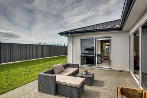 Photo of property in 28 Hurunui Drive, Te Awa, Napier, 4110