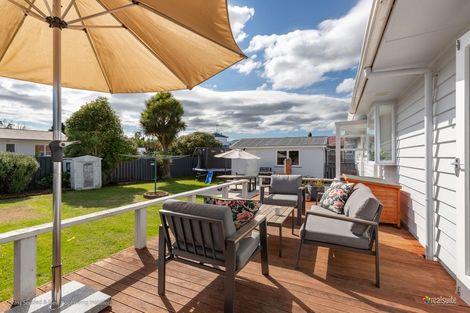 Photo of property in 6 Burns Grove, Trentham, Upper Hutt, 5018