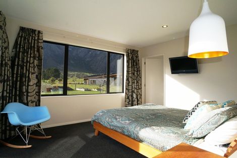 Photo of property in 6 Hovingham Court, Jacks Point, Queenstown, 9371