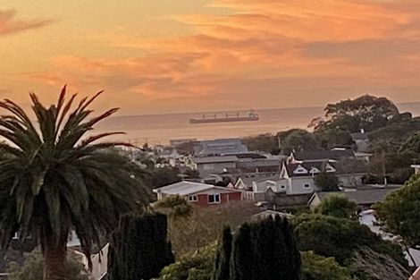 Photo of property in 9 Lismore Street, Strandon, New Plymouth, 4312