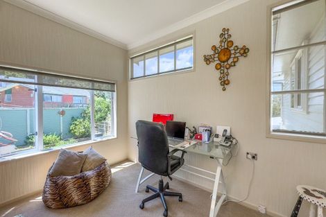 Photo of property in 152 Brunton Crescent, Thames, 3500