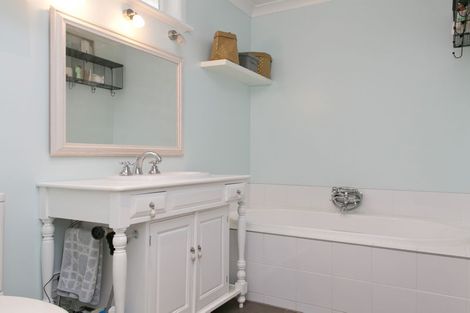 Photo of property in 45 Taupo View Road, Taupo, 3330