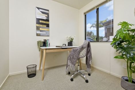 Photo of property in 2/29 John Court Street, Birkenhead, Auckland, 0626
