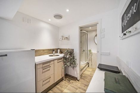 Photo of property in 1/50 La Trobe Street, Pakuranga Heights, Auckland, 2010