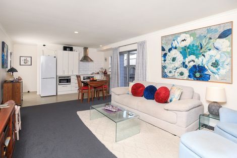 Photo of property in 2/4 Ross View Terrace, Dinsdale, Hamilton, 3204