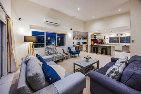 Photo of property in 3 Willowgrange Place, Pukekohe, 2120