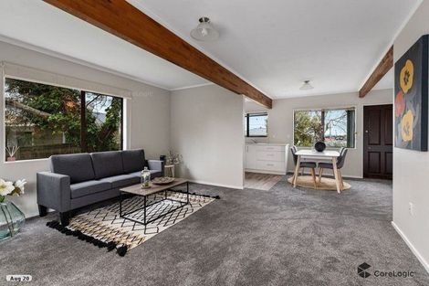 Photo of property in 2/92 Target Road, Totara Vale, Auckland, 0629