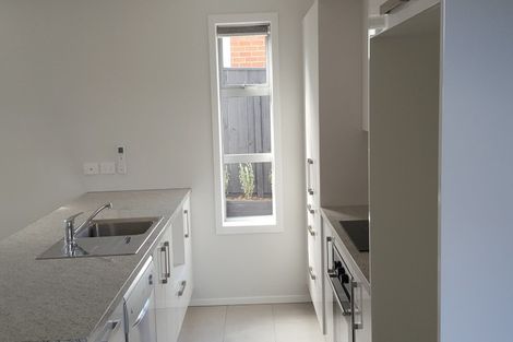 Photo of property in 27a Ranui Terrace, Tawa, Wellington, 5028