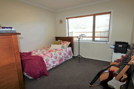 Photo of property in 2 Madison Street, Carterton, 5713