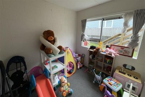 Photo of property in 31 Cumberland Street, Merrilands, New Plymouth, 4312