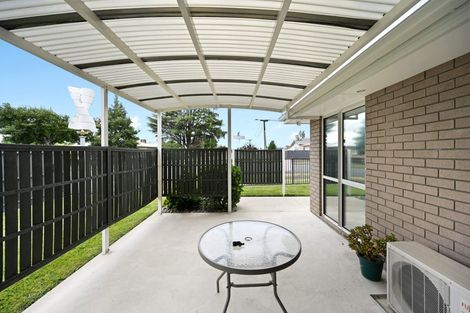 Photo of property in 2 Astor Avenue, Dinsdale, Hamilton, 3204