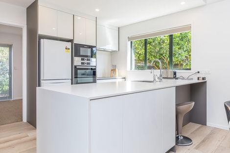 Photo of property in 9/52 Taharoto Road, Takapuna, Auckland, 0622