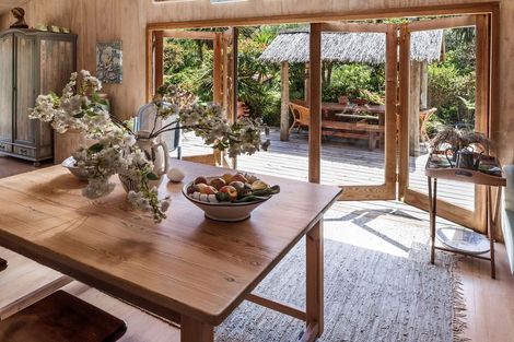 Photo of property in 76 Top Town Place, Coromandel, 3506