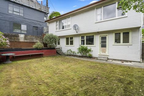 Photo of property in 20b Kellsmere Crescent, Island Bay, Wellington, 6023
