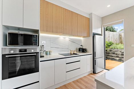 Photo of property in 50d Sandgate Avenue, Botany Downs, Auckland, 2010