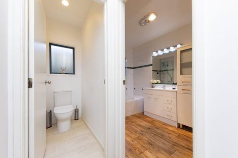 Photo of property in 220 Woodlands Park Road, Titirangi, Auckland, 0604