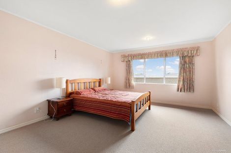 Photo of property in 7 Anure Place, Highland Park, Auckland, 2010