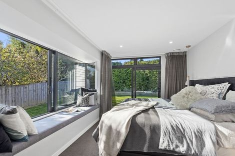 Photo of property in 15 Blakeborough Drive, Forrest Hill, Auckland, 0620