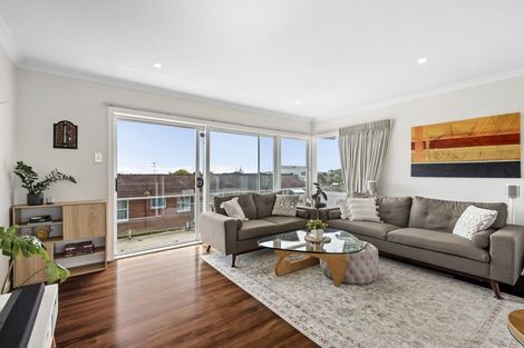 Photo of property in 3/7 Onepoto Road, Hauraki, Auckland, 0622