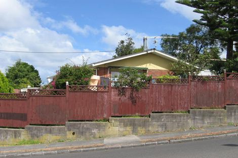 Photo of property in 79 Target Road, Totara Vale, Auckland, 0629