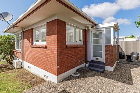 Photo of property in 1/13a Evelyn Place, Hillcrest, Auckland, 0627