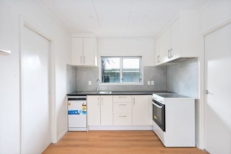 Photo of property in 1/60a View Road, Henderson, Auckland, 0612