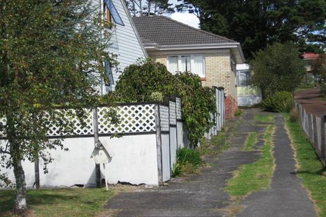 Photo of property in 2/22 Cliff View Drive, Green Bay, Auckland, 0604