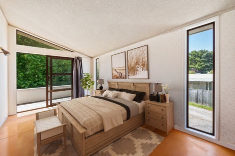 Photo of property in 10 Gibbs Place, Kinloch, Taupo, 3377