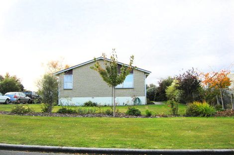 Photo of property in 31 Roseness Street, Palmerston, 9430