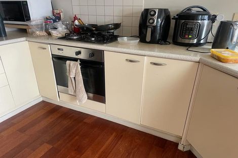 Photo of property in 27e New Windsor Road, Avondale, Auckland, 0600