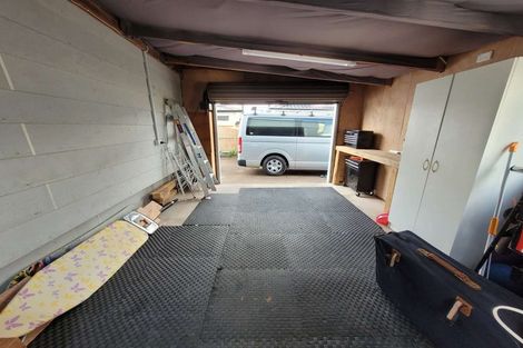 Photo of property in 1/94 Roberts Road, Te Atatu South, Auckland, 0610