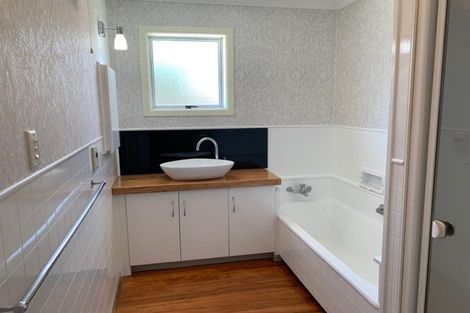 Photo of property in 11 North Street, Waitara, 4320