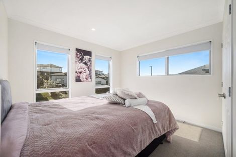 Photo of property in 30 Cassidy Drive, Orewa, 0931
