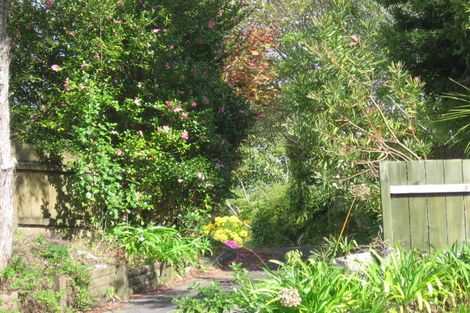 Photo of property in 30 Atkinson Road, Titirangi, Auckland, 0604