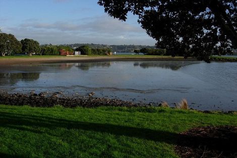 Photo of property in 18 Sullivan Avenue, Mangere Bridge, Auckland, 2022