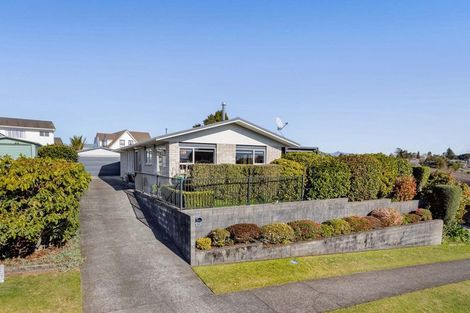 Photo of property in 34 Branch Road, Highlands Park, New Plymouth, 4312