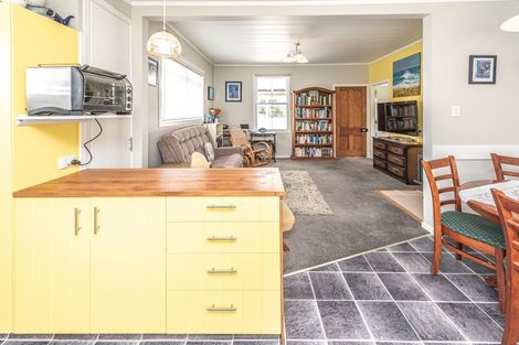 Photo of property in 12 Norfolk Street, Patea, 4520