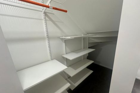 Photo of property in 15a Kiernan Place, Kelston, Auckland, 0602