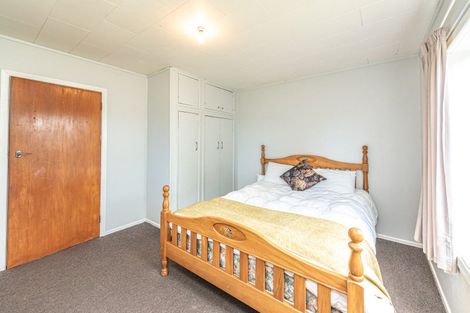 Photo of property in 30 Weraroa Road, Waverley, 4510