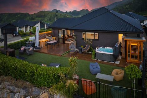 Photo of property in 17 Huntaway Close, Stoke, Nelson, 7011