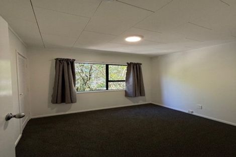 Photo of property in 8 Landow Place, Henderson, Auckland, 0612