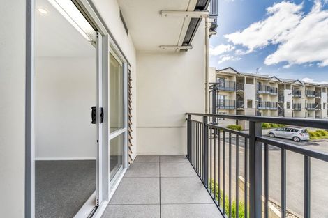 Photo of property in 10a/71 Spencer Road, Oteha, Auckland, 0632