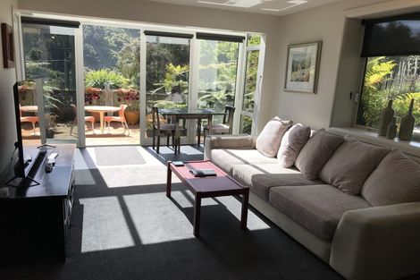 Photo of property in 8 Ocean View Terrace, Sumner, Christchurch, 8081